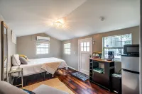 Tiny house in Bishop Arts!