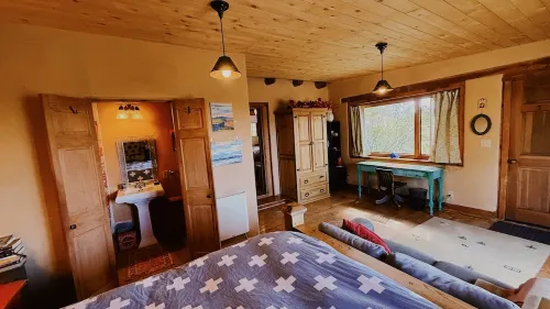 Northstar, a 4 bed house with pool, sauna, hot tub, in enchanting Arroyo Seco. Hotels in Arroyo Seco