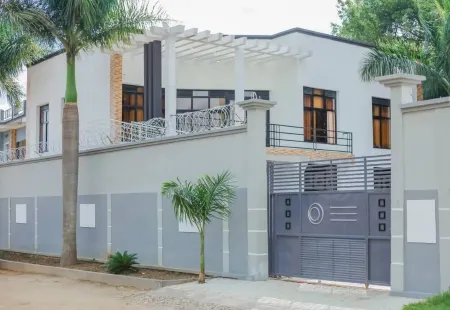 The Modern Sunset Отели в г. Бужумбуре