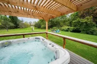 Charming 5-bedroom barn with WiFi, AC in superb Cooperstown