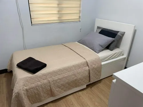 3-bedroom condo in wonderful Las Piñas/Bacoor area  complete with amenities. 바쿠어 호텔