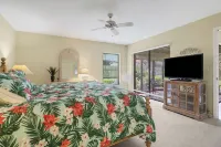 Beautiful, Remodeled Villa Within Walking Distance to Vanderbilt Beach!!
