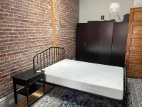 Historic Market St Apartment