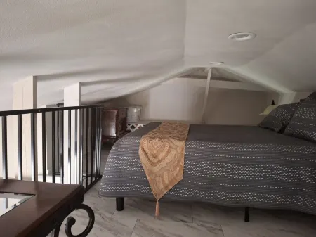 Cozy 1-bedroom apartment in charming West Covina with AC, WiFi