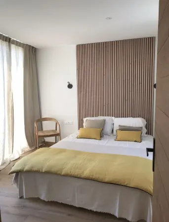 Lodge Contemporain Avec Jacuzzi en Provence Verte