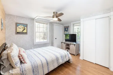 Charming 2-bedroom house with WiFi and W/D in Alton Bay-10 min to Gunstock