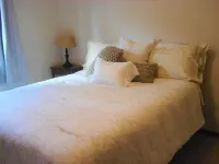 2 Bedroom 2 Bath Condo 15 mins to the hospitals in Saginaw. Hotels in Saginaw