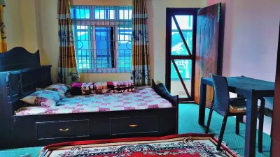 Just about 8km from Kathmandu, but it feels like hundreds of km away from city. Hotel in zona Radha krishna temple