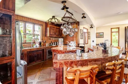 Art Tropical Retreat for Relaxation, Barbecue, and Quality Family Time