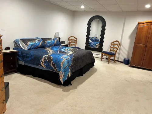 Entire private apartment suite in home with own entrance, views and private gym.