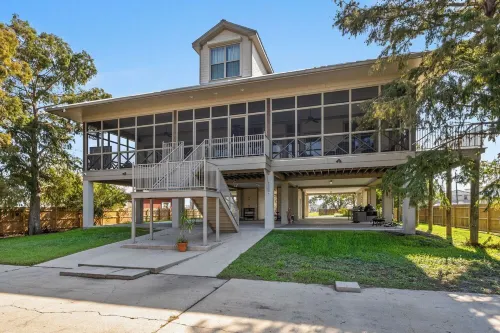 Bayou Rigolettes Retreat Hotels in Barataria