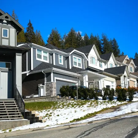 Designer Zen Villa, Premium Coquitlam Stay, Near Nature, Minutes to Transit