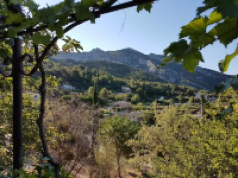 GUEST HOUSE PANORAMIC VIEW OF THE HILLS FROM THE QUIET TERRACE
