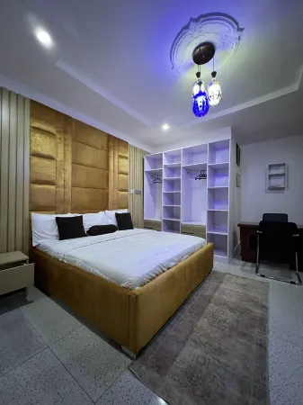 Beautiful and Cozy single room apartment, for one and one partner.