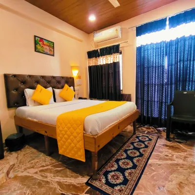 Punest Hospitality Các khách sạn gần Trung tâm thương mại Amanora
