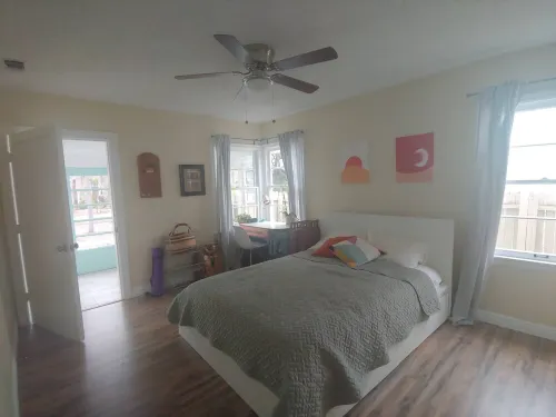 Cute Home in the Heart of Historic Kenwood