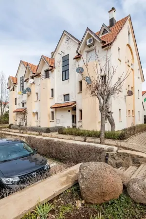 Lovely apartment with free parking in Evran