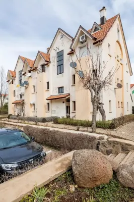 Lovely apartment with free parking in Evran