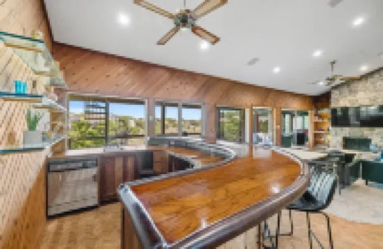 Lake Travis Gem, Golf, boat, Tennis, Pool