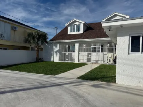 Nassau Getaway: Beach & More! Hotels in 