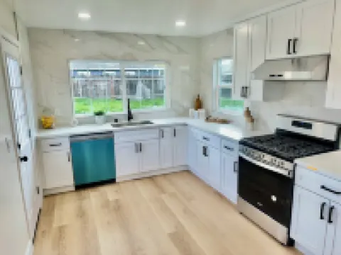 3-bedroom house in peaceful Campbell with WiFi