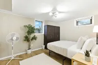 Cozy Maple Lake Hideaway