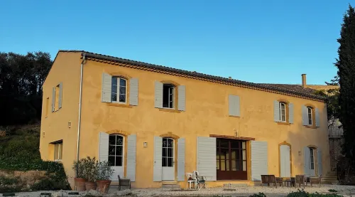 Renovated farmhouse in the South Luberon countryside - 14 pers