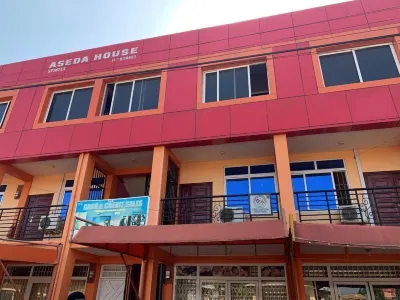 Charming 2-bedroom apartment with WiFi and AC in brilliant Sekondi-Takoradi. Hotels in 