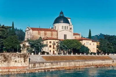 Arena Verona Center 1922 Hotels in Borgo Trento