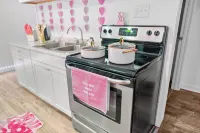 Tickled Pink – A Fun & Fabulous Stay!