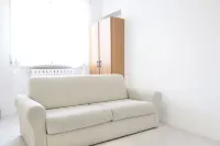 Adorable house just minutes from Central Milan. Hotels in Saronno