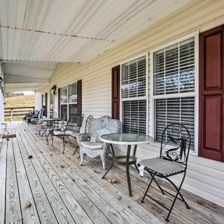 Lovely Sadieville Retreat w/ Deck & Grill!