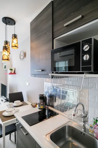 รูปภาพของCozy 1-bedroom condo in Nimman, Chiang Mai -4 mins walk to One Nimman, Maya Mall