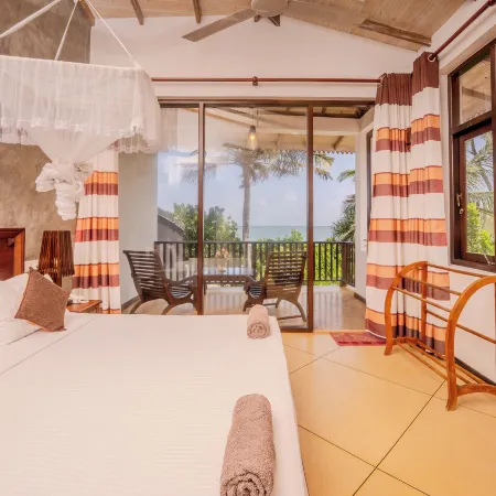 Central Beach Inn