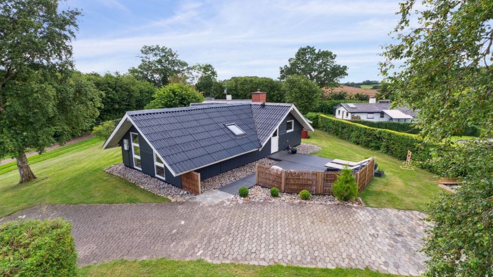 "Erke" - 800m from the sea