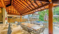 2 Suite Apartment in Condo with Pool Eko0008