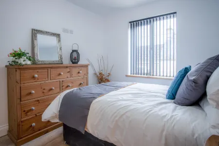 Wiston Street - 2 Bedroom Holiday Home - Pembroke