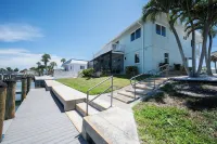 Private 2 BR steps from beach on Casey Key Hotels in Nokomis