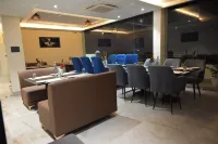 Hotel Days Inn Hotels near Tibetan Temple