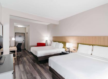 Townhome Inn & Suites