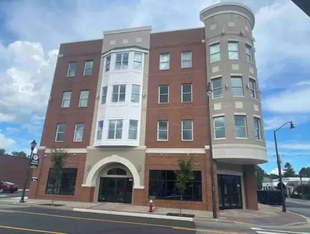 Happy Place - DT Fuquay, Top Floor, Best Skyline View