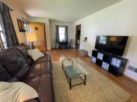 PSU Spacious Home. Free Parking, WiFi, Back Yard. Hotels in Pleasant Gap