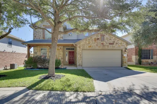 4 Mi to Tpc San Antonio: Cozy Getaway w/ Deck!