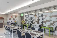 Whiz Prime Hotel Sudirman Cilacap - breakfast