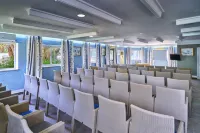 Hari Club Beach Resort