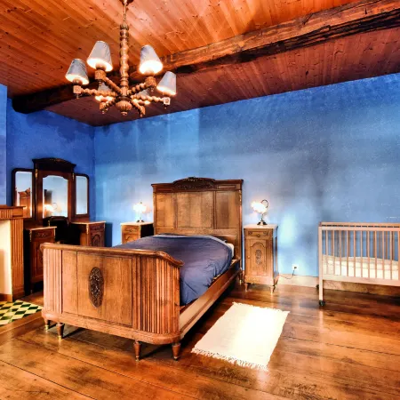 Stylish Stay with Sauna Hotele w: Houyet