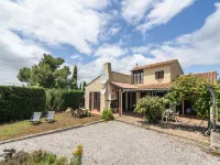 Villa in Beaufort with Pool & Views  otelleri