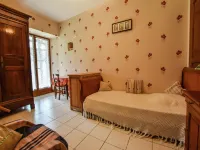 Charming Family Retreat in Loubejac Hotels in Loubejac