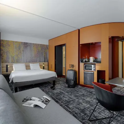 Novotel Suites Muenchen Parkstadt Schwabing Hotels near MOC München