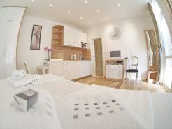 Apartments Sweet Escape- Studio Apartment with Terrace and  Sea View